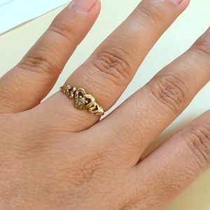 10k yellow gold 3 heart Gem ring